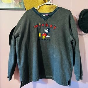 Vintage embroidered Mickey Mouse sweatshirt